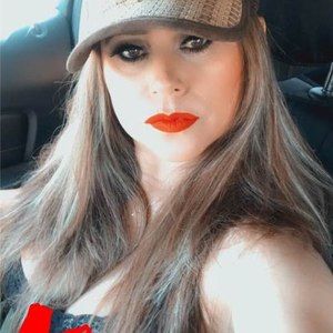 Meet your Posher, Ana